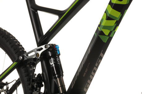 RIOT_7_LC_black-green-grey_D01_MG_9425