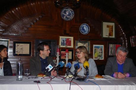 Rueda de prensa con Martín Casariego (novela ganadora del XVI Café Gijón)