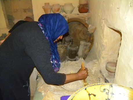 TUNEZ: EL PALMERAL DE TOZEUR Y LA MUJER POETA