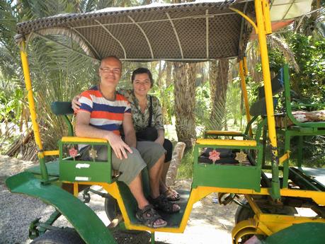 TUNEZ: EL PALMERAL DE TOZEUR Y LA MUJER POETA