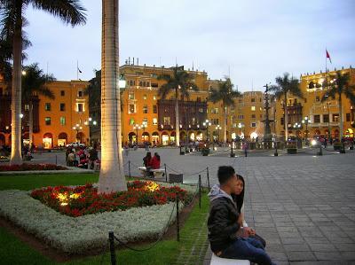 Plaza de Armas, Lima, Perú, La vuelta al mundo de Asun y Ricardo, round the world, mundoporlibre.com