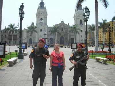 Seguridad en centro de Lima, Perú, La vuelta al mundo de Asun y Ricardo, round the world, mundoporlibre.com
