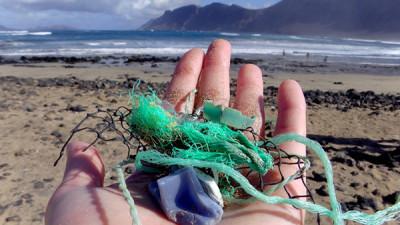 Millones-de-toneladas-de-plastico-asfixian-a-los-oceanos_image_380