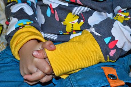 Camiseta cantando bajo la lluvia
