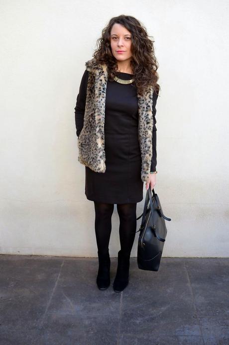 fur vest, blogger, look, chaleco, pelo, castellon, mi vestido azul, outfits, lbd, fashion blog