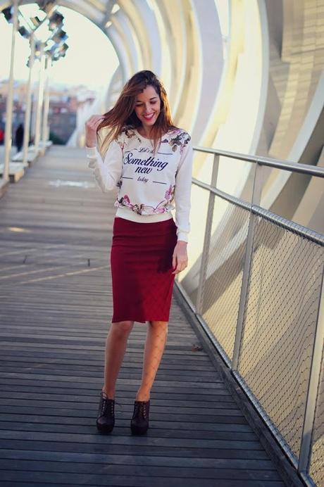 TENDENCIA: FALDA LÁPIZ BURGUNDY