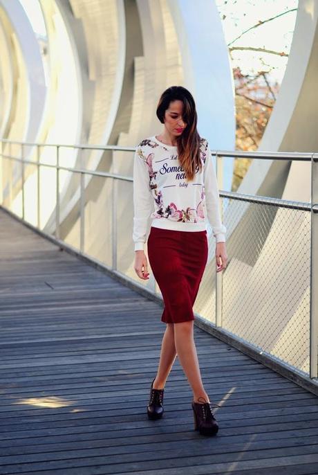 TENDENCIA: FALDA LÁPIZ BURGUNDY