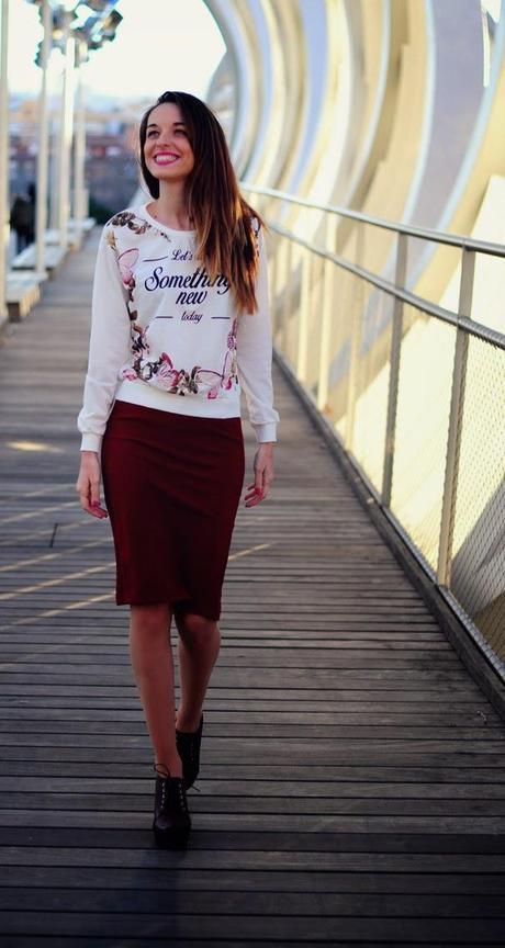 TENDENCIA: FALDA LÁPIZ BURGUNDY