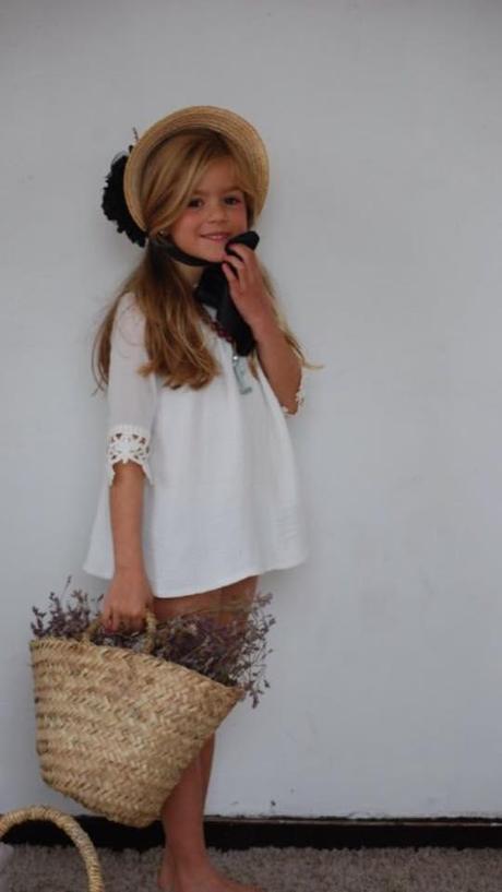 ES UNA VERGÜENZA Y BLANCO ES UNA VERGÜENZA Y BLANCO