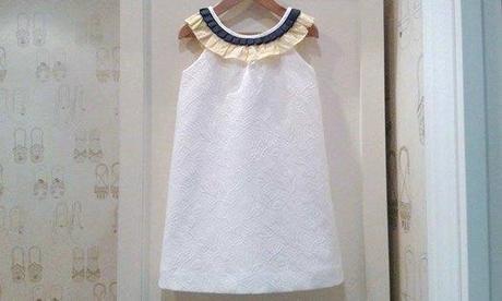 ES UNA VERGÜENZA Y BLANCO ES UNA VERGÜENZA Y BLANCO