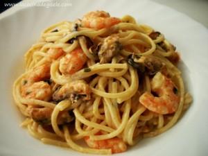 Pasta con crema de Langostinos y Mejillones