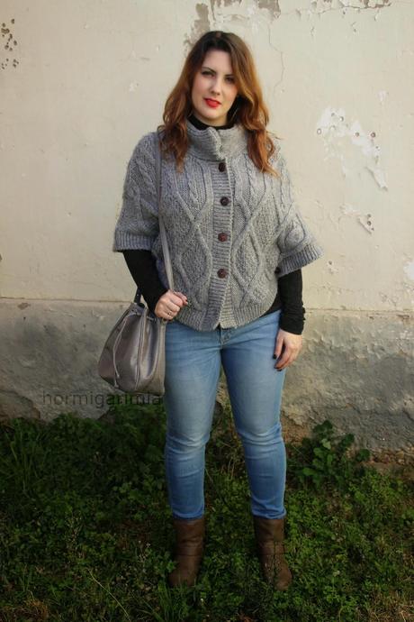OUTFIT 63. CAPA GRIS.