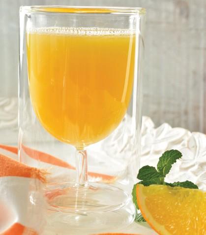 Copas de gelatina de naranja con vino espumoso