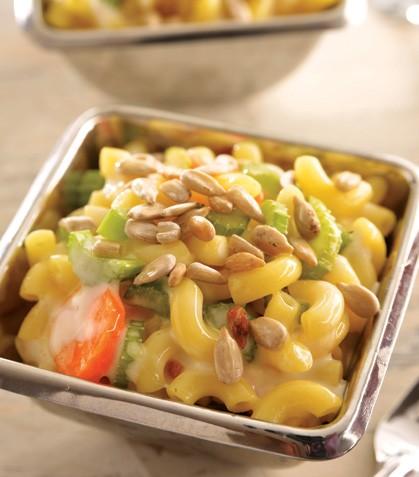 Ensalada de coditos con semillas de girasol