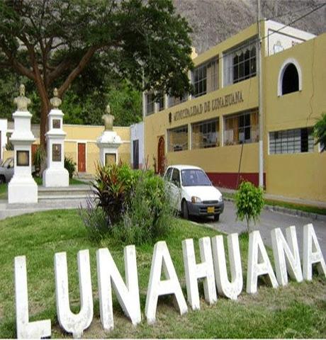 Una lástima: MUNICIPALIDAD DE LUNAHUANA SUMERGIDA EN EL EXTREMO DE LA INFORMALIDAD…