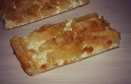 HOJALDRE DE PERAS CON COTTAGE