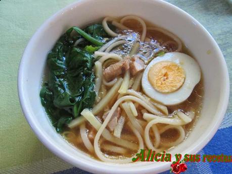 RAMEN CON FIDEOS UDON JAPONESES