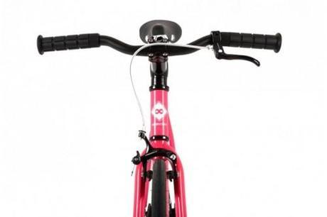 Bicicleta Fabric Fuchsia & Matte Blac: las Fabric Bike son para la ciudad