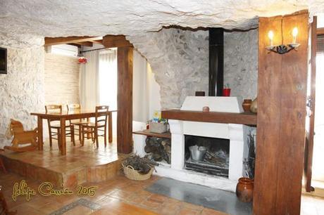 “Eco-turismo” en Alcalá del Júcar Casa cueva la bodeguilla