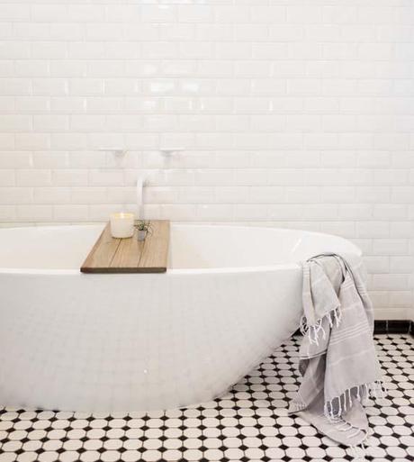 ANTES/DESPUÉS DE UN DORMITORIO DE MATRIMONIO CON BAÑO MUY ELEGANTE