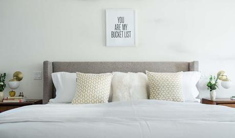 ANTES/DESPUÉS DE UN DORMITORIO DE MATRIMONIO CON BAÑO MUY ELEGANTE