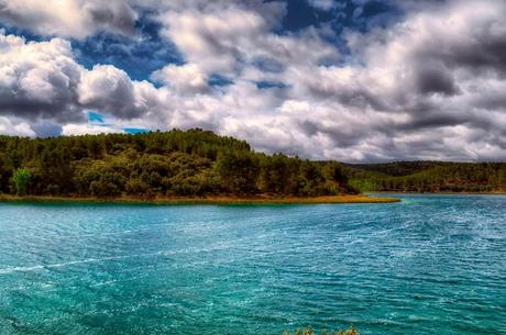 El color turquesa de las Lagunas de Ruidera. Autor, fcsanjuan