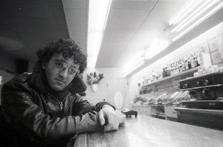 Bolaño, asignatura pendiente Roberto Bolaño joven barra bar