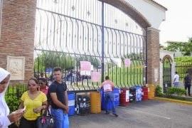 Tras protestas, recinto central UASD suspende clases.