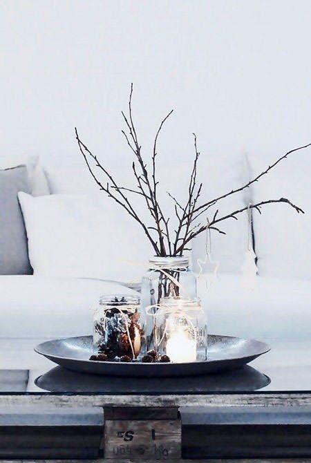 Los materiales naturales como las ramas secas y las piñas son tendencia en decoración de Navidad 2014 #tendencias #decoracion #Navidad