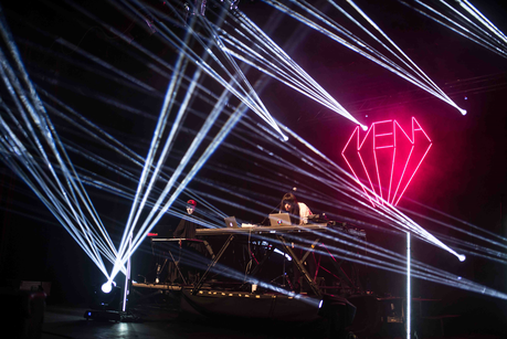 JAVIERA MENA : : OTRA ERA en DIRECTO en ESPAÑA‏