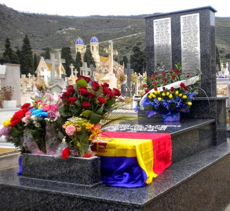 JEFES Y OFICIALES REPUBLICANOS EJECUTADOS POR OPONERSE A LA SUBLEVACIÓN DE LA FLOTA (1936-1939)