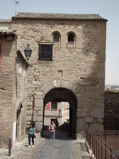 Un monumento de Toledo con mucha historia: La Puerta de Valmardón