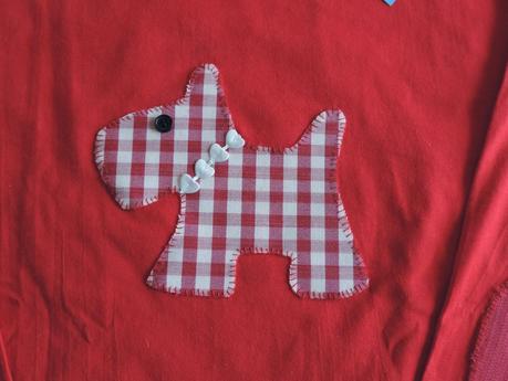 CAMISETA DE NIÑA CON APLIQUE DE PATCHWORK