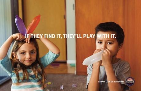 “Si lo encuentran, jugarán con ello”, una campaña de seguridad de armas cargada de humor