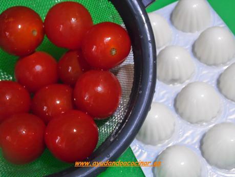 Ensalada de Tomate Cherry con Miniquesitos de Burgos