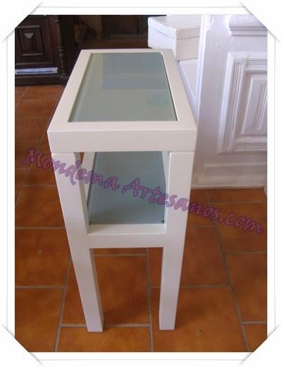 Mesitas de madera con cristales