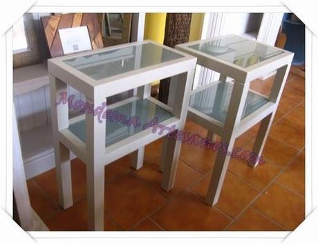 Mesitas de madera con cristales