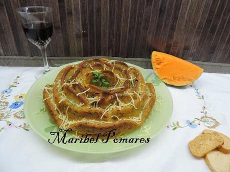 Bizcocho salado de verduras, atún y queso.