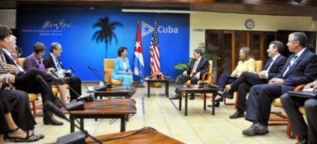 Canciller cubano recibió a Nancy Pelosi y otros miembros de la Cámara de EE.UU.