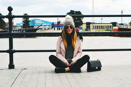 PINK BIKER