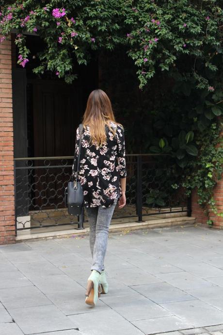 FLORAL KIMONO