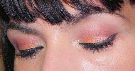 Ahumado naranja para una propuesta algo gris (Look, Outfit y manicura)