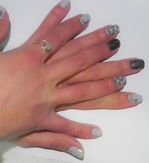 Ahumado naranja para una propuesta algo gris (Look, Outfit y manicura) Ahumado naranja para una propuesta algo gris (Look, Outfit y manicura)