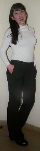 Ahumado naranja para una propuesta algo gris (Look, Outfit y manicura)