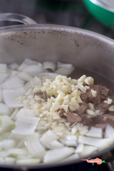 Sopa de pastel de arroz - Tteokguk 떡국