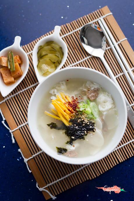 Sopa de pastel de arroz - Tteokguk 떡국