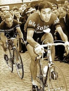 Eddy Merckx debuta en el profesionalismo en el Solo Superia