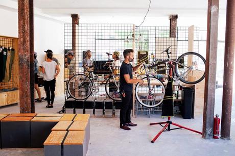 Levis, Levi’s Commuter, sportwear, womenswear, denim, Commuter Workspaces, be divinity, 