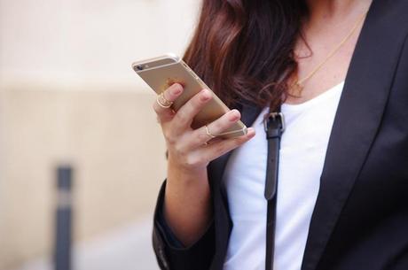 Falda de plumas, otra vez. Falda de plumas, otra vez.