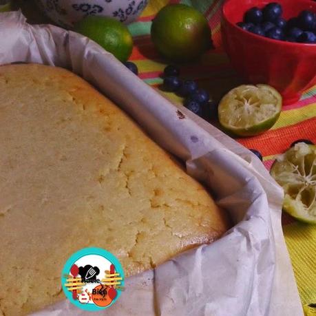 Pudín de lima con arándanos